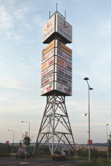 věž